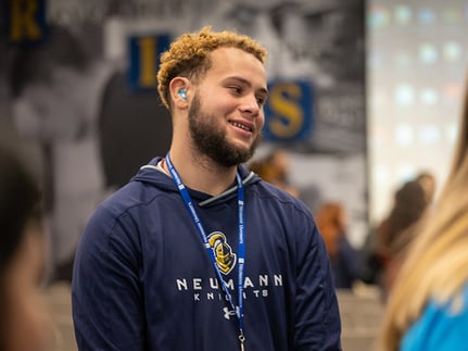 NEUMANN-ORIENTATION-LEADER