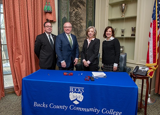 Neumann-Bucks-Signing