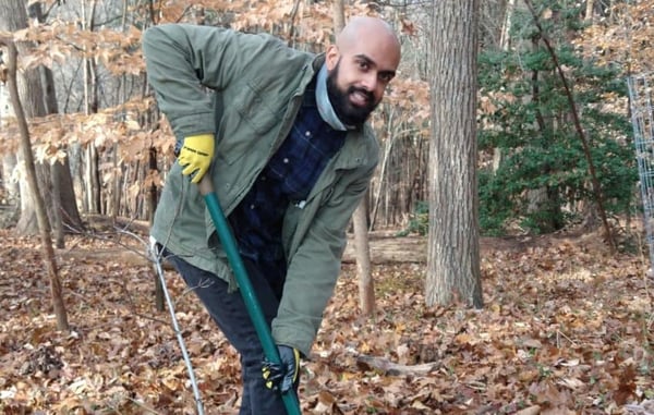 Volunteerss-PECO-Tree-planting-Hildacy-2021-1202-by-Debbie-Beer-2-crop-850x540
