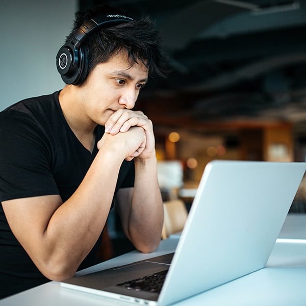 laptop-headphones-1